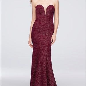 Same maroon glitter dress (M) size 8
